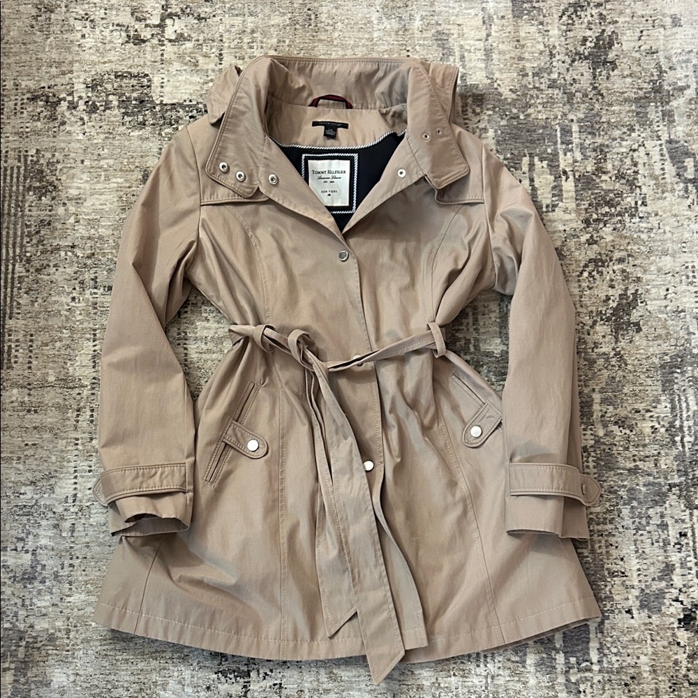 Tommy Hilfiger Women's Hooded Belted Softshell Raincoat